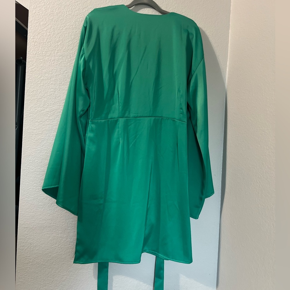 Nasty Gal Plus Satin deep V Tie Front Mini Kimono Dress Green US 14 NWT - Picture 4 of 12